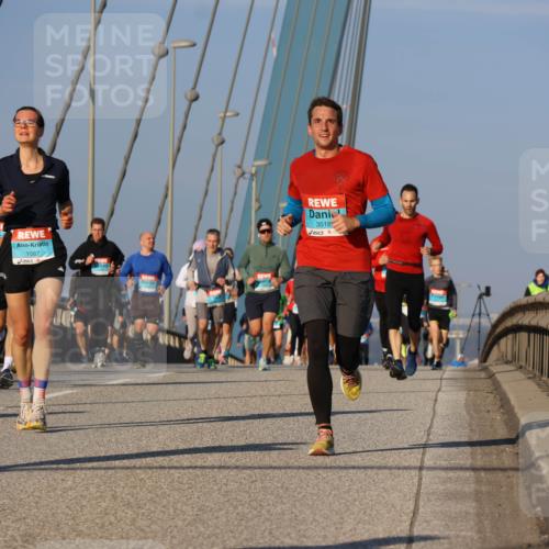 03.10.2025 - Köhlbrandbrückenlauf Strokosch-Dieckow http://msf.ph/oto/9108217 03.10.2025 09:38:30 Position 2 1087, 3518, 08 meine-sportfotos.de