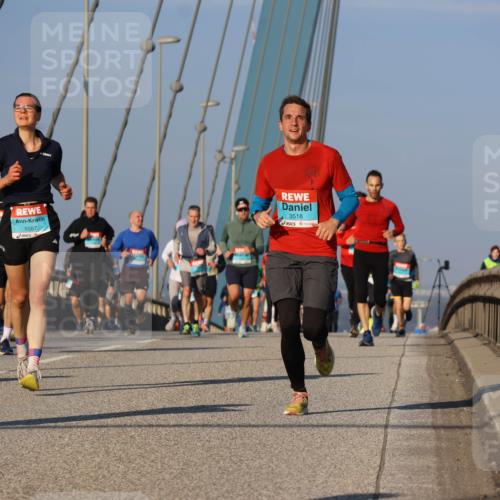 03.10.2025 - Köhlbrandbrückenlauf Strokosch-Dieckow http://msf.ph/oto/9108221 03.10.2025 09:38:30 Position 2 1087, 3518, 08 meine-sportfotos.de