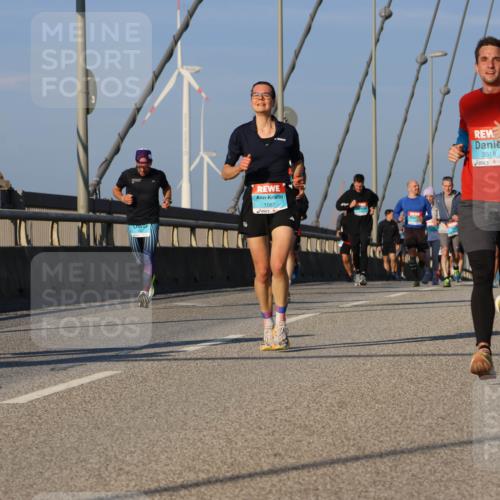 03.10.2025 - Köhlbrandbrückenlauf Strokosch-Dieckow http://msf.ph/oto/9108238 03.10.2025 09:38:32 Position 2 1271, 1087, 3518 meine-sportfotos.de