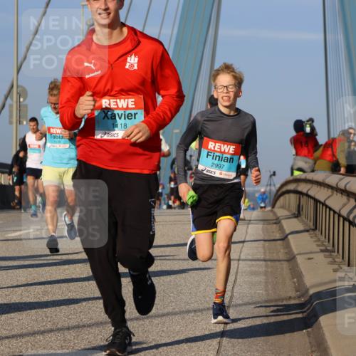 03.10.2025 - Köhlbrandbrückenlauf Strokosch-Dieckow http://msf.ph/oto/9108317 03.10.2025 09:38:43 Position 2 37, 1639, 1118, 2997 meine-sportfotos.de