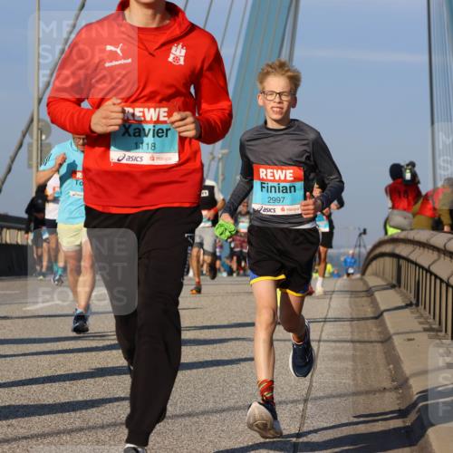 03.10.2025 - Köhlbrandbrückenlauf Strokosch-Dieckow http://msf.ph/oto/9108336 03.10.2025 09:38:43 Position 2 1118, 2997 meine-sportfotos.de