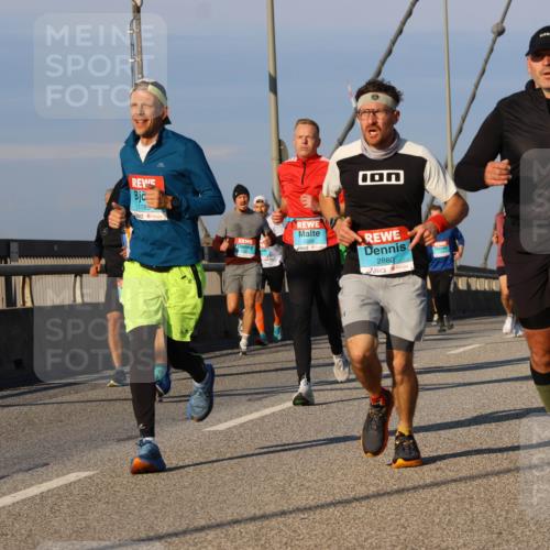 03.10.2025 - Köhlbrandbrückenlauf Strokosch-Dieckow http://msf.ph/oto/9108379 03.10.2025 09:38:51 Position 2 1185, 3358, 2880, 2709 meine-sportfotos.de