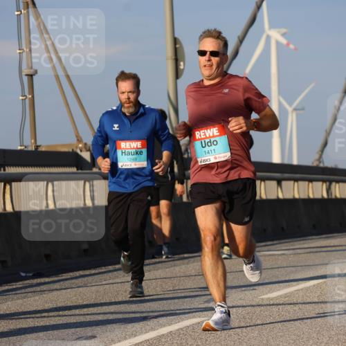 03.10.2025 - Köhlbrandbrückenlauf Strokosch-Dieckow http://msf.ph/oto/9108391 03.10.2025 09:38:55 Position 2 1249, 1411 meine-sportfotos.de