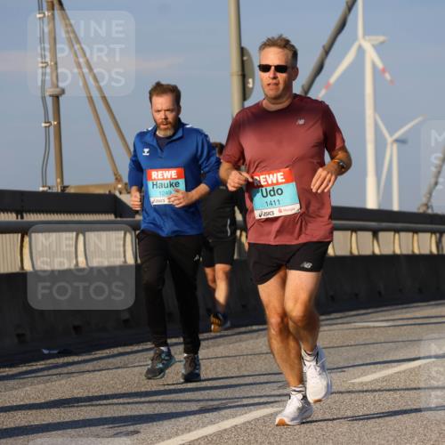 03.10.2025 - Köhlbrandbrückenlauf Strokosch-Dieckow http://msf.ph/oto/9108401 03.10.2025 09:38:55 Position 2 1249, 1411 meine-sportfotos.de