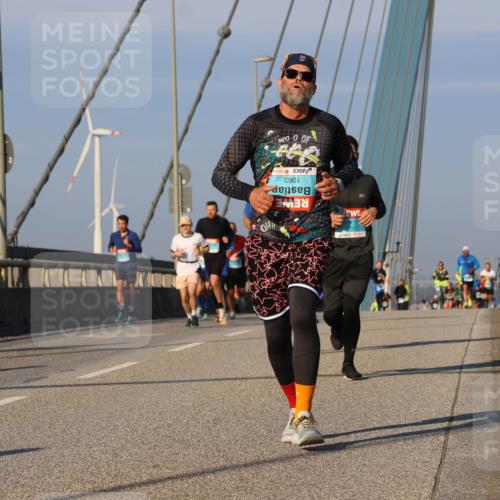 03.10.2025 - Köhlbrandbrückenlauf Strokosch-Dieckow http://msf.ph/oto/9108426 03.10.2025 09:38:59 Position 2 1063 meine-sportfotos.de