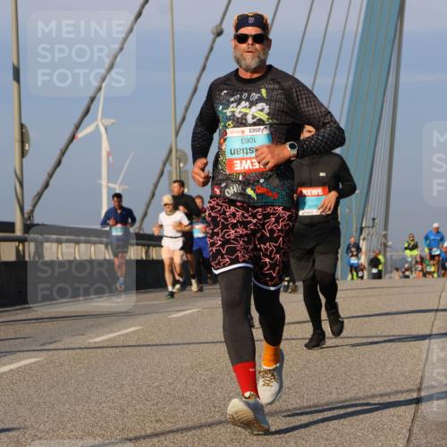 03.10.2025 - Köhlbrandbrückenlauf Strokosch-Dieckow http://msf.ph/oto/9108460 03.10.2025 09:39:00 Position 2 1063, 3775 meine-sportfotos.de