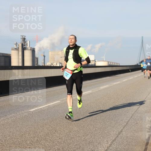 03.10.2025 - Köhlbrandbrückenlauf Lena Gebhardt http://msf.ph/oto/9108471 03.10.2025 09:40:57 Position 2 3720 meine-sportfotos.de
