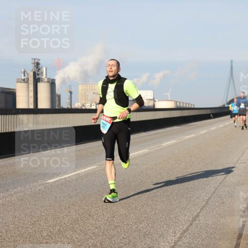 03.10.2025 - Köhlbrandbrückenlauf Lena Gebhardt http://msf.ph/oto/9108481 03.10.2025 09:40:57 Position 2  meine-sportfotos.de