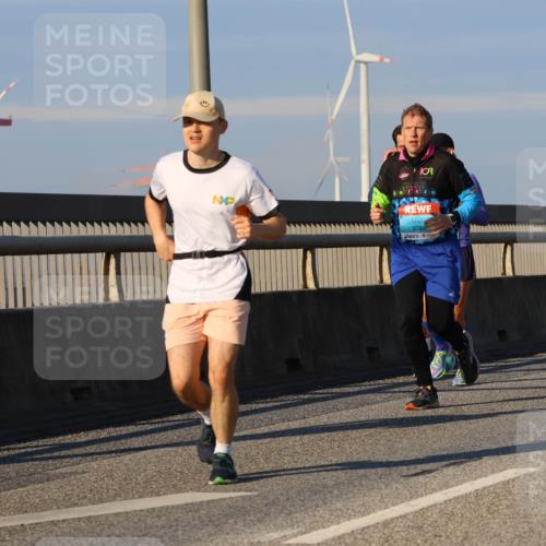 03.10.2025 - Köhlbrandbrückenlauf Strokosch-Dieckow http://msf.ph/oto/9108530 03.10.2025 09:39:08 Position 2 3794, 1297 meine-sportfotos.de