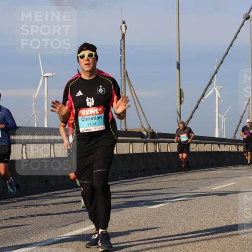 03.10.2025 - Köhlbrandbrückenlauf Strokosch-Dieckow http://msf.ph/oto/9108559 03.10.2025 09:39:10 Position 2 10002, 3794, 1109 meine-sportfotos.de