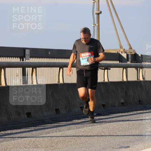 03.10.2025 - Köhlbrandbrückenlauf Strokosch-Dieckow http://msf.ph/oto/9108572 03.10.2025 09:39:13 Position 2 10 meine-sportfotos.de