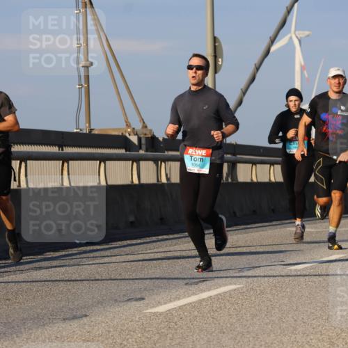 03.10.2025 - Köhlbrandbrückenlauf Strokosch-Dieckow http://msf.ph/oto/9108585 03.10.2025 09:39:14 Position 2 10, 1054, 10 meine-sportfotos.de