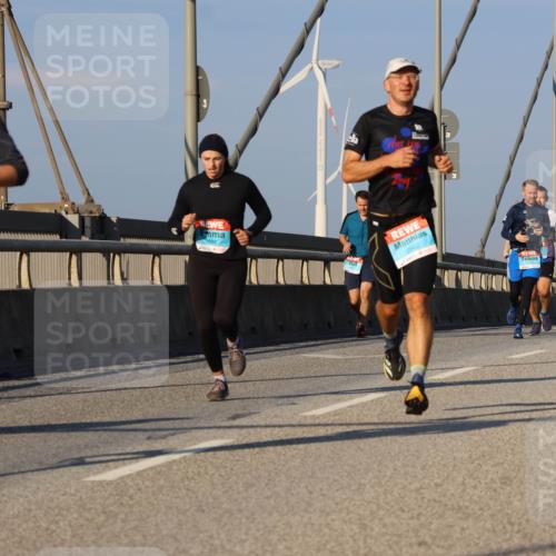 03.10.2025 - Köhlbrandbrückenlauf Strokosch-Dieckow http://msf.ph/oto/9108616 03.10.2025 09:39:15 Position 2 1054, 2962 meine-sportfotos.de