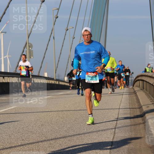 03.10.2025 - Köhlbrandbrückenlauf Strokosch-Dieckow http://msf.ph/oto/9108624 03.10.2025 09:39:19 Position 2 1021 meine-sportfotos.de