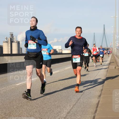 03.10.2025 - Köhlbrandbrückenlauf Lena Gebhardt http://msf.ph/oto/9108632 03.10.2025 09:41:05 Position 2 1016, 1030, 1628 meine-sportfotos.de