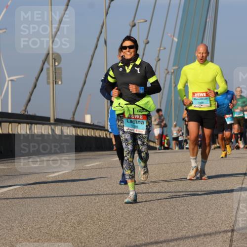 03.10.2025 - Köhlbrandbrückenlauf Strokosch-Dieckow http://msf.ph/oto/9108662 03.10.2025 09:39:23 Position 2 9300, 1398, 1168 meine-sportfotos.de