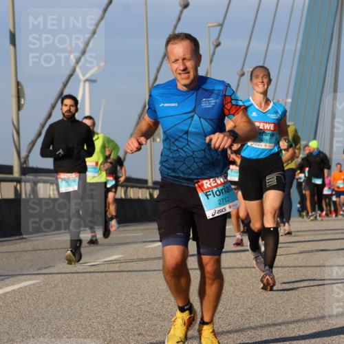 03.10.2025 - Köhlbrandbrückenlauf Strokosch-Dieckow http://msf.ph/oto/9108733 03.10.2025 09:39:31 Position 2 2712, 3458 meine-sportfotos.de