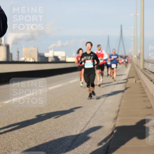 03.10.2025 - Köhlbrandbrückenlauf Lena Gebhardt http://msf.ph/oto/9108740 03.10.2025 09:41:06 Position 2  meine-sportfotos.de