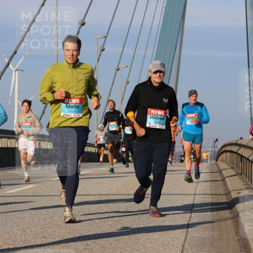03.10.2025 - Köhlbrandbrückenlauf Strokosch-Dieckow http://msf.ph/oto/9108821 03.10.2025 09:39:37 Position 2 1517, 1133, 1205 meine-sportfotos.de
