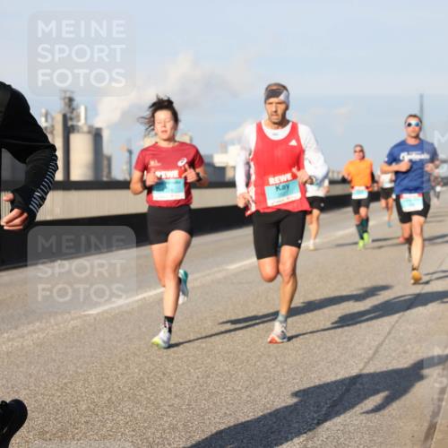 03.10.2025 - Köhlbrandbrückenlauf Lena Gebhardt http://msf.ph/oto/9108833 03.10.2025 09:41:09 Position 2 3789 meine-sportfotos.de
