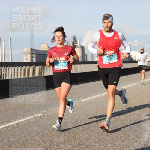 03.10.2025 - Köhlbrandbrückenlauf Lena Gebhardt http://msf.ph/oto/9108868 03.10.2025 09:41:09 Position 2 3376, 3527 meine-sportfotos.de