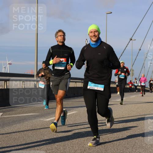 03.10.2025 - Köhlbrandbrückenlauf Strokosch-Dieckow http://msf.ph/oto/9108870 03.10.2025 09:39:45 Position 2 2796, 2940 meine-sportfotos.de