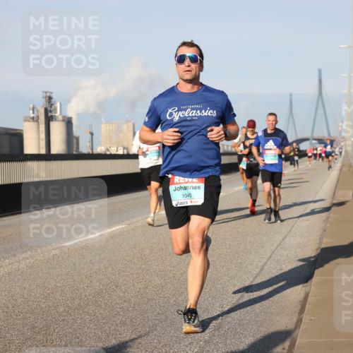 03.10.2025 - Köhlbrandbrückenlauf Lena Gebhardt http://msf.ph/oto/9108968 03.10.2025 09:41:11 Position 2 1040 meine-sportfotos.de