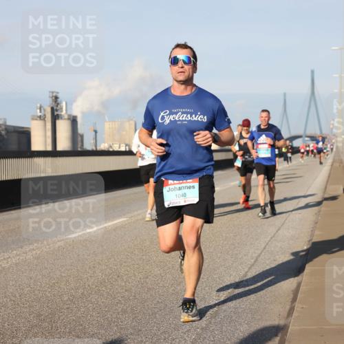 03.10.2025 - Köhlbrandbrückenlauf Lena Gebhardt http://msf.ph/oto/9108982 03.10.2025 09:41:11 Position 2 1040 meine-sportfotos.de