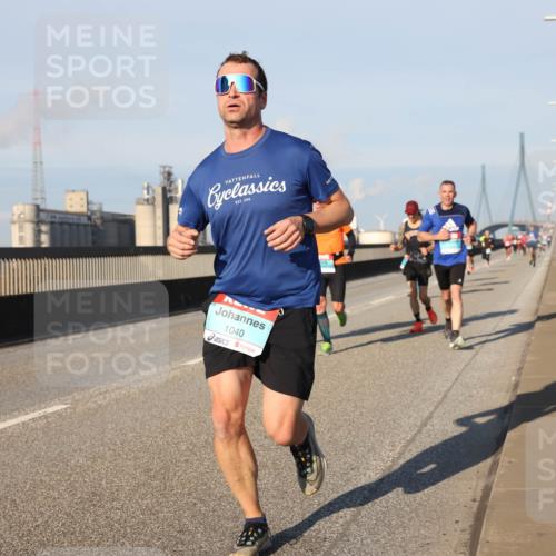 03.10.2025 - Köhlbrandbrückenlauf Lena Gebhardt http://msf.ph/oto/9109005 03.10.2025 09:41:11 Position 2 1040 meine-sportfotos.de