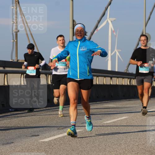 03.10.2025 - Köhlbrandbrückenlauf Strokosch-Dieckow http://msf.ph/oto/9109023 03.10.2025 09:40:02 Position 2 1226, 1043, 1146 meine-sportfotos.de