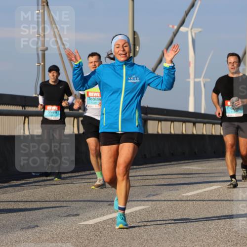 03.10.2025 - Köhlbrandbrückenlauf Strokosch-Dieckow http://msf.ph/oto/9109054 03.10.2025 09:40:02 Position 2 1043, 1226 meine-sportfotos.de