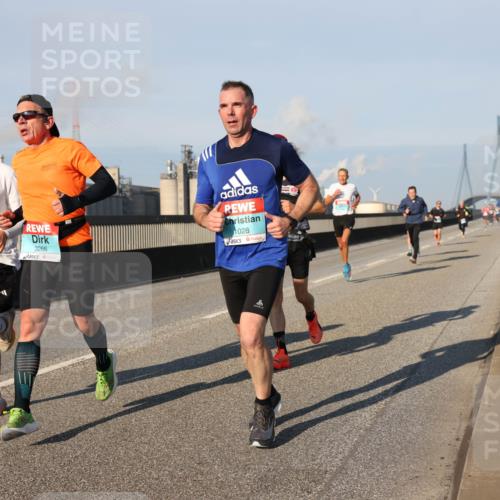 03.10.2025 - Köhlbrandbrückenlauf Lena Gebhardt http://msf.ph/oto/9109081 03.10.2025 09:41:13 Position 2 3494, 3266, 1028 meine-sportfotos.de