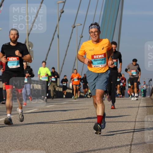 03.10.2025 - Köhlbrandbrückenlauf Strokosch-Dieckow http://msf.ph/oto/9109125 03.10.2025 09:40:12 Position 2 1219, 1602, 3495 meine-sportfotos.de