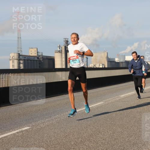 03.10.2025 - Köhlbrandbrückenlauf Lena Gebhardt http://msf.ph/oto/9109154 03.10.2025 09:41:15 Position 2 1048 meine-sportfotos.de