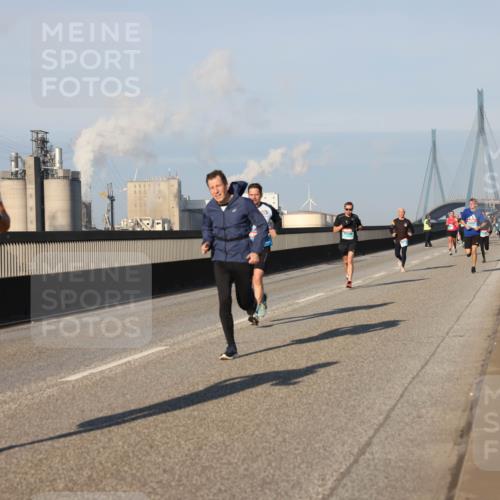 03.10.2025 - Köhlbrandbrückenlauf Lena Gebhardt http://msf.ph/oto/9109164 03.10.2025 09:41:15 Position 2 1048 meine-sportfotos.de