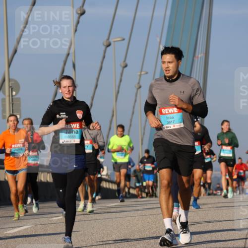 03.10.2025 - Köhlbrandbrückenlauf Strokosch-Dieckow http://msf.ph/oto/9109205 03.10.2025 09:40:20 Position 2 3568, 3817 meine-sportfotos.de