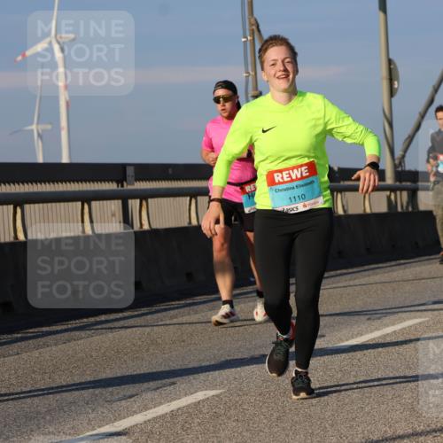 03.10.2025 - Köhlbrandbrückenlauf Strokosch-Dieckow http://msf.ph/oto/9109214 03.10.2025 09:40:21 Position 2 1110 meine-sportfotos.de