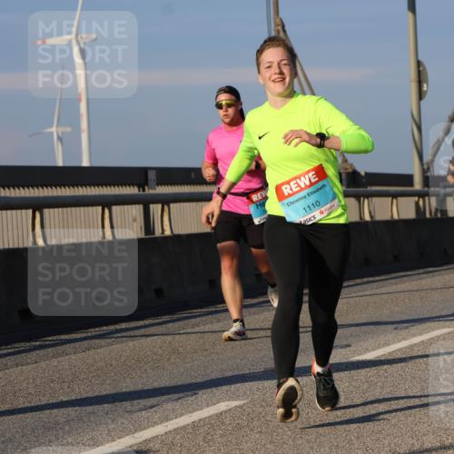 03.10.2025 - Köhlbrandbrückenlauf Strokosch-Dieckow http://msf.ph/oto/9109223 03.10.2025 09:40:21 Position 2 1110 meine-sportfotos.de