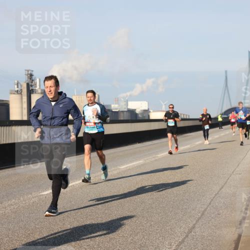 03.10.2025 - Köhlbrandbrückenlauf Lena Gebhardt http://msf.ph/oto/9109226 03.10.2025 09:41:16 Position 2  meine-sportfotos.de