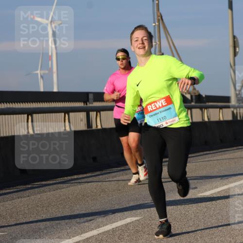 03.10.2025 - Köhlbrandbrückenlauf Strokosch-Dieckow http://msf.ph/oto/9109231 03.10.2025 09:40:21 Position 2 1110 meine-sportfotos.de