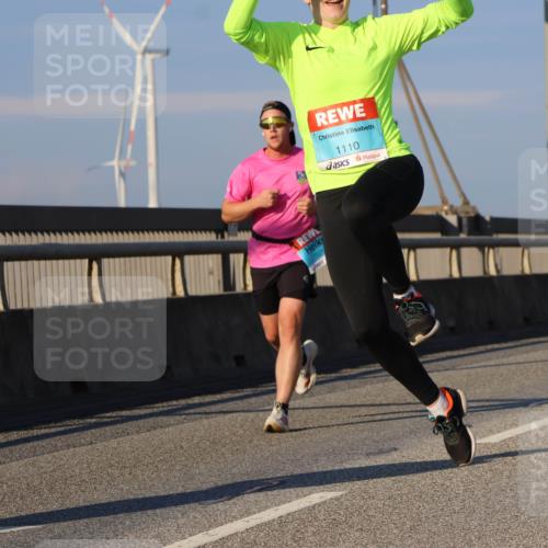 03.10.2025 - Köhlbrandbrückenlauf Strokosch-Dieckow http://msf.ph/oto/9109244 03.10.2025 09:40:21 Position 2 1110 meine-sportfotos.de