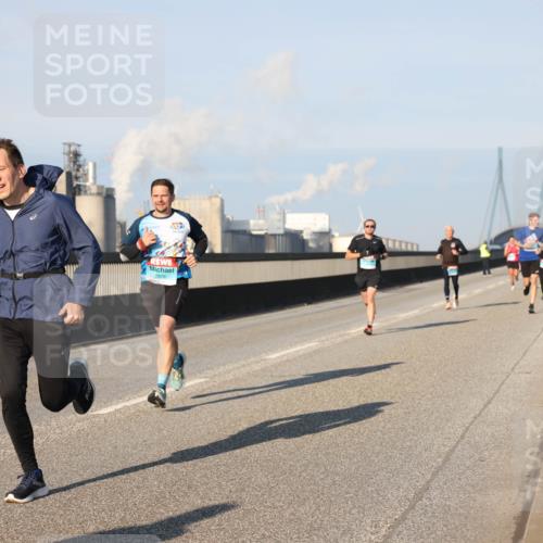 03.10.2025 - Köhlbrandbrückenlauf Lena Gebhardt http://msf.ph/oto/9109255 03.10.2025 09:41:17 Position 2  meine-sportfotos.de