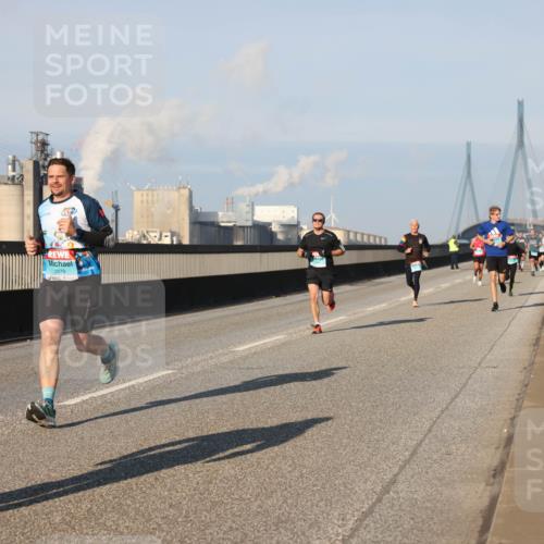 03.10.2025 - Köhlbrandbrückenlauf Lena Gebhardt http://msf.ph/oto/9109265 03.10.2025 09:41:17 Position 2 2879 meine-sportfotos.de