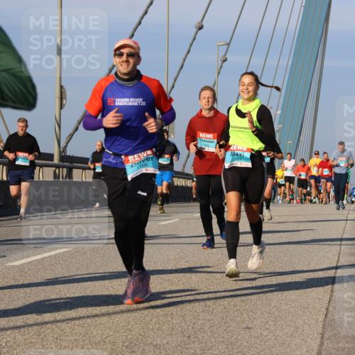 03.10.2025 - Köhlbrandbrückenlauf Strokosch-Dieckow http://msf.ph/oto/9109424 03.10.2025 09:40:33 Position 2 46, 1106, 1225, 3454 meine-sportfotos.de
