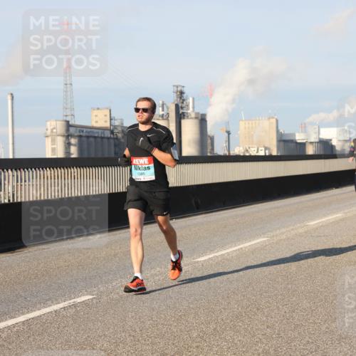 03.10.2025 - Köhlbrandbrückenlauf Lena Gebhardt http://msf.ph/oto/9109431 03.10.2025 09:41:21 Position 2 1085 meine-sportfotos.de