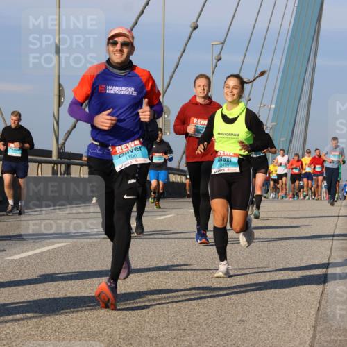 03.10.2025 - Köhlbrandbrückenlauf Strokosch-Dieckow http://msf.ph/oto/9109434 03.10.2025 09:40:33 Position 2 1280, 1106, 2024, 3454 meine-sportfotos.de