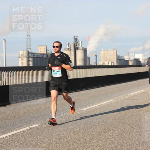 03.10.2025 - Köhlbrandbrückenlauf Lena Gebhardt http://msf.ph/oto/9109443 03.10.2025 09:41:21 Position 2 1085 meine-sportfotos.de