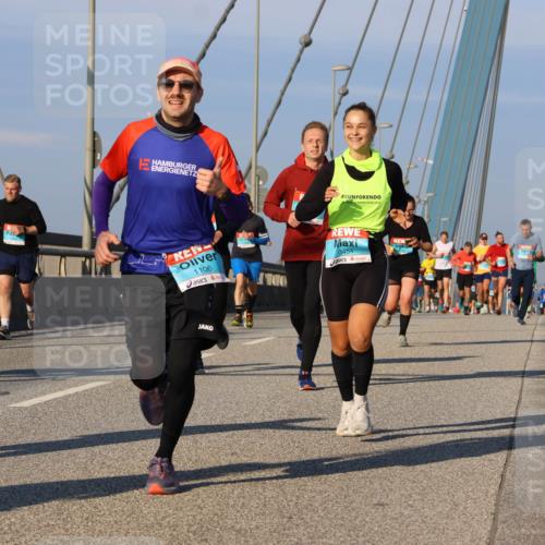 03.10.2025 - Köhlbrandbrückenlauf Strokosch-Dieckow http://msf.ph/oto/9109444 03.10.2025 09:40:33 Position 2 1106, 3454 meine-sportfotos.de