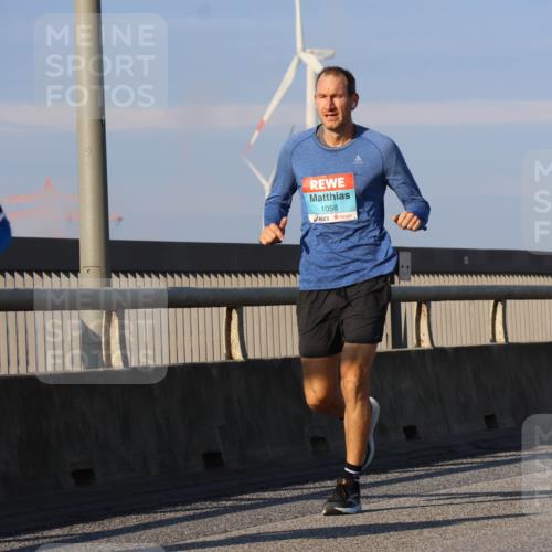 03.10.2025 - Köhlbrandbrückenlauf Strokosch-Dieckow http://msf.ph/oto/9109475 03.10.2025 09:40:41 Position 2 1316, 216, 1058 meine-sportfotos.de
