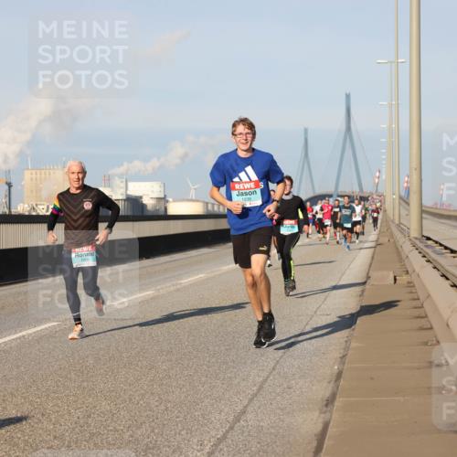 03.10.2025 - Köhlbrandbrückenlauf Lena Gebhardt http://msf.ph/oto/9109531 03.10.2025 09:41:22 Position 2 1230 meine-sportfotos.de